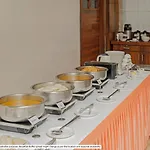 Treebo Komfort Suites, 3 Km From Mysore Palace