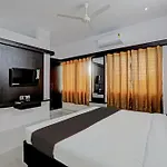 Collection O Emara Grand Mysore