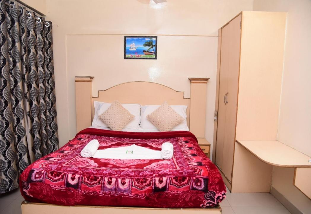 Hotel Ajantha Palace