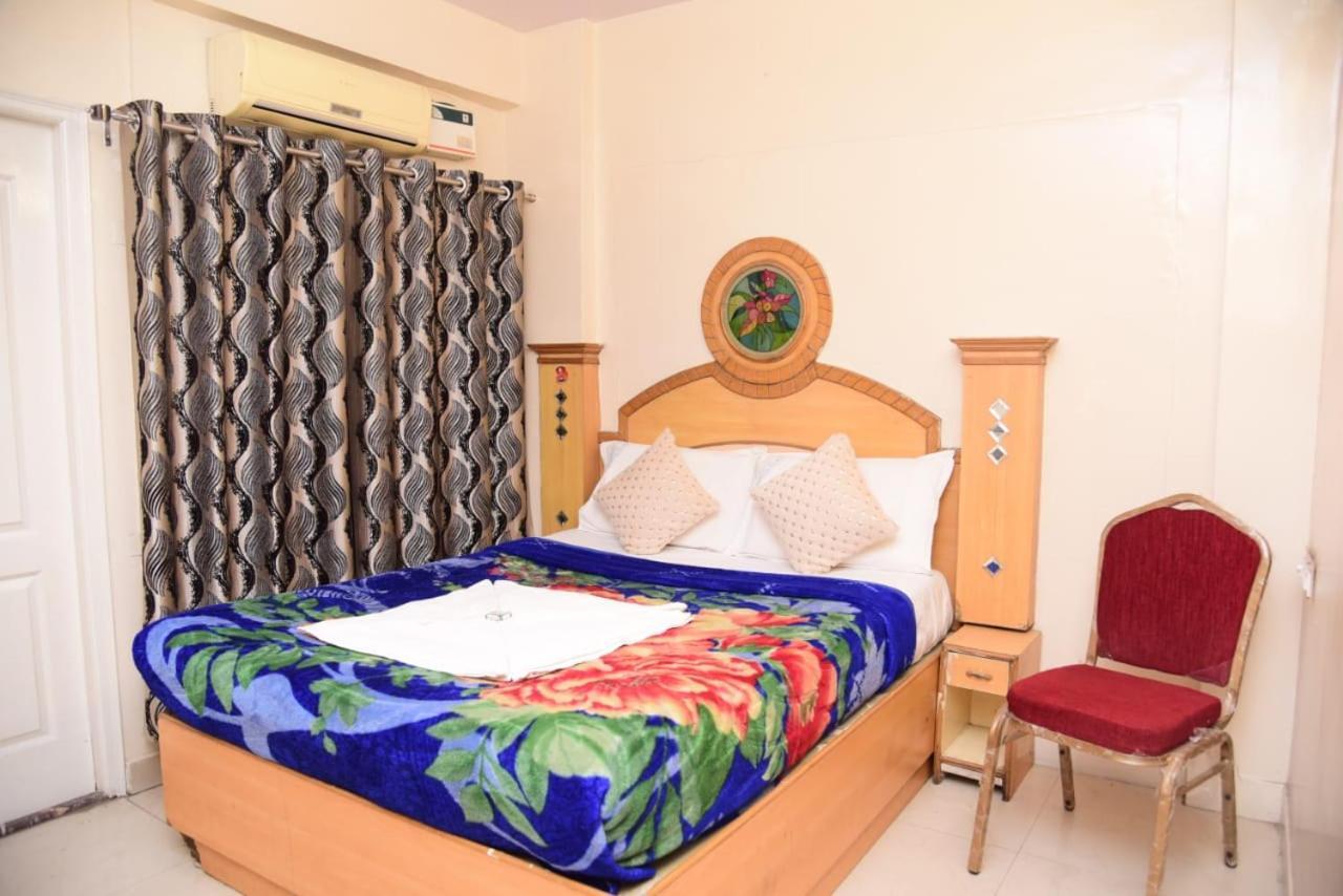 Hotel Ajantha Palace