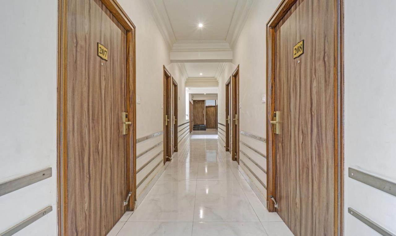 Treebo Komfort Suites, 3 Km From Palace 3* Mysore