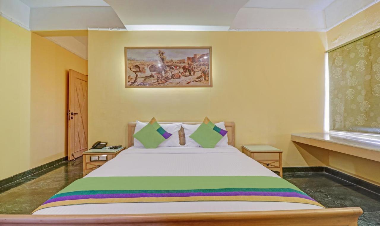 Treebo Komfort Suites, 3 Km From Palace Hotel 3*