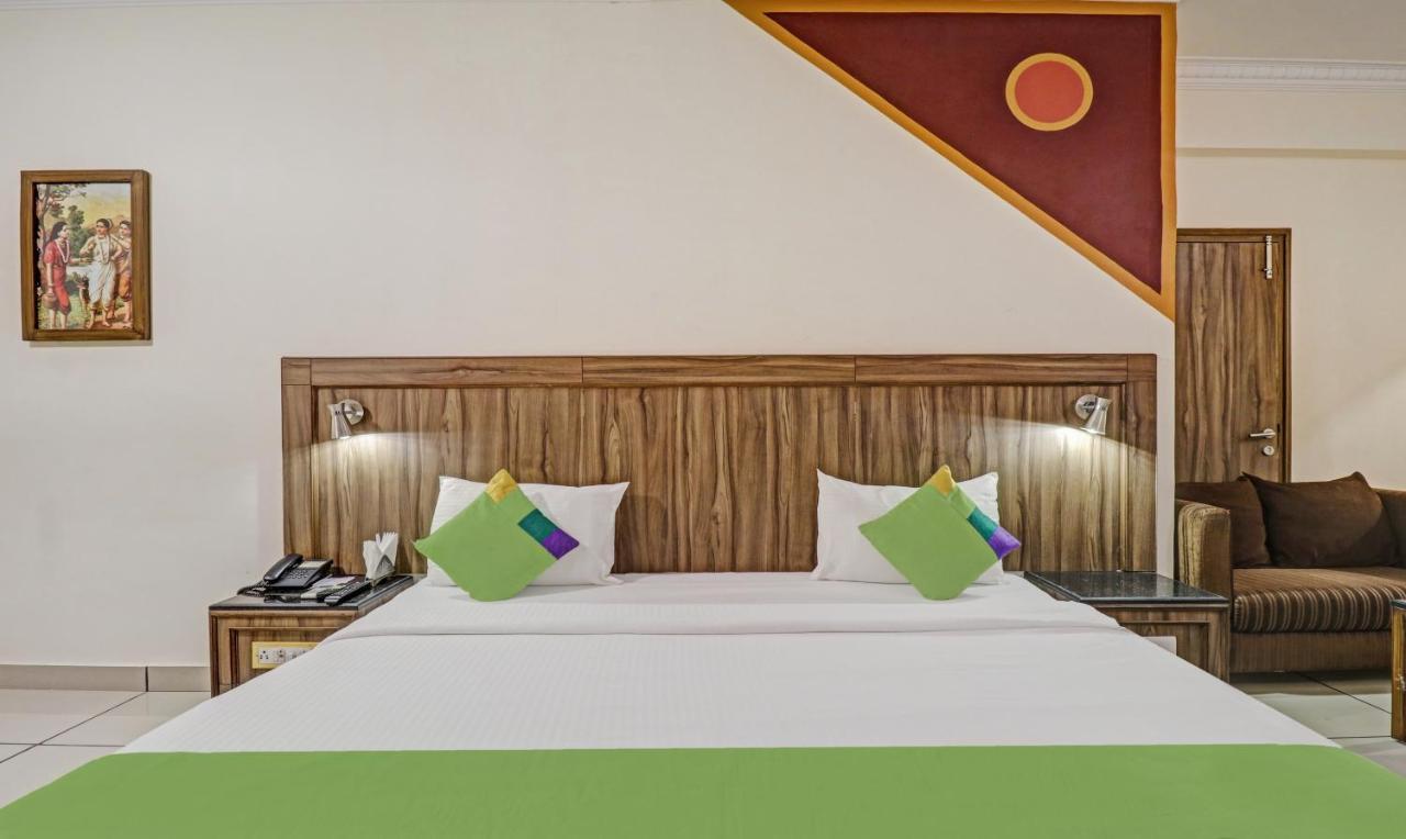 Treebo Komfort Suites, 3 Km From Palace Mysore