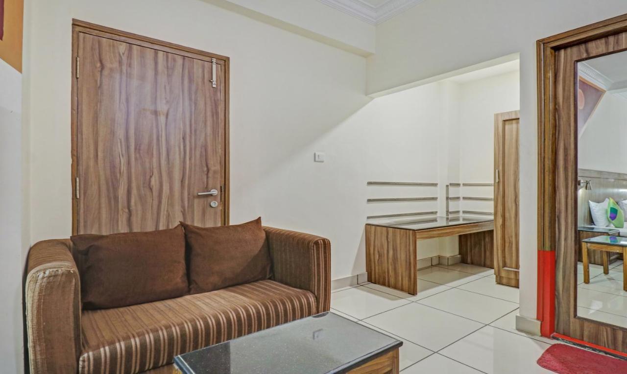 Treebo Komfort Suites, 3 Km From Palace Hotel 3*