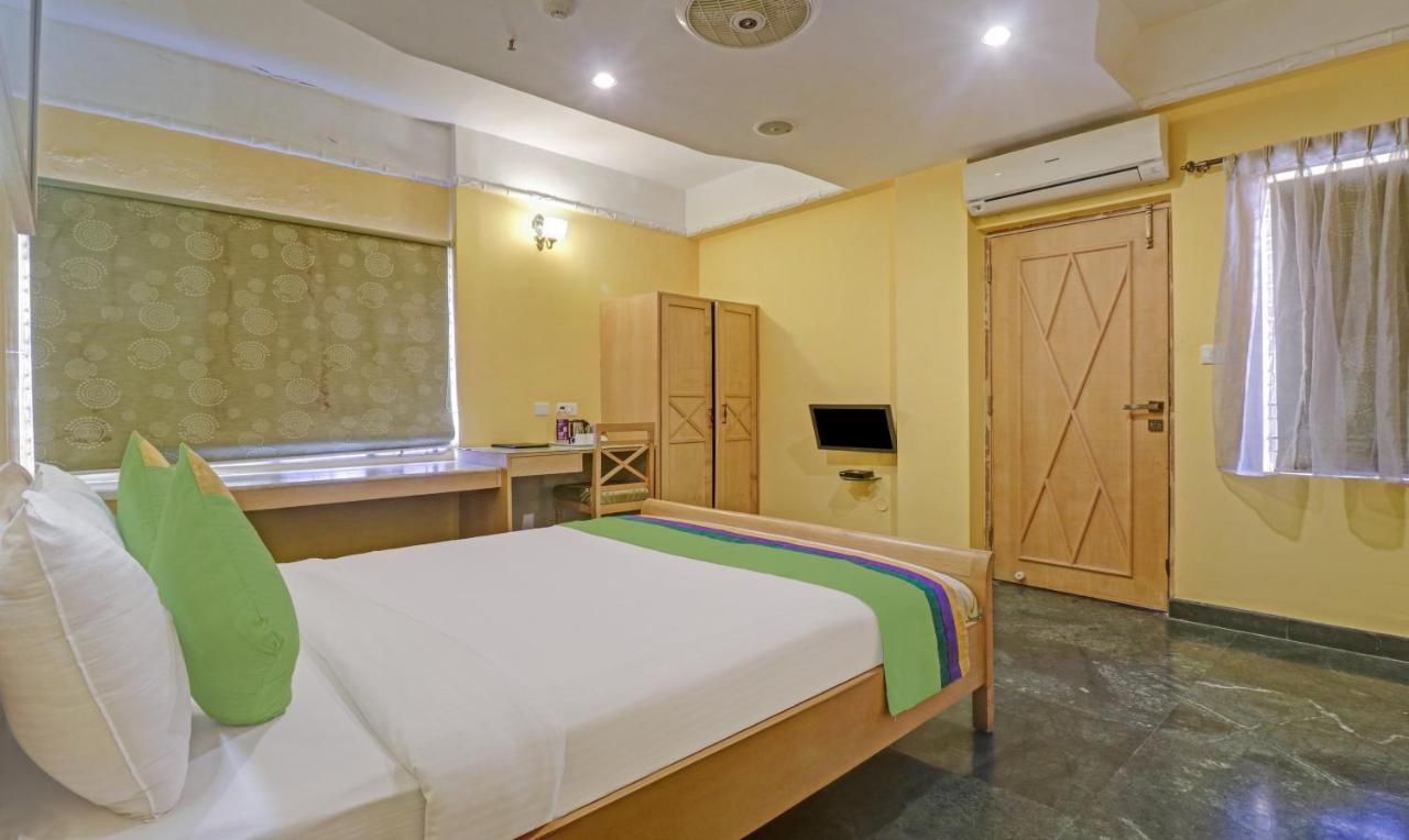 Treebo Komfort Suites, 3 Km From Palace 3* Mysore