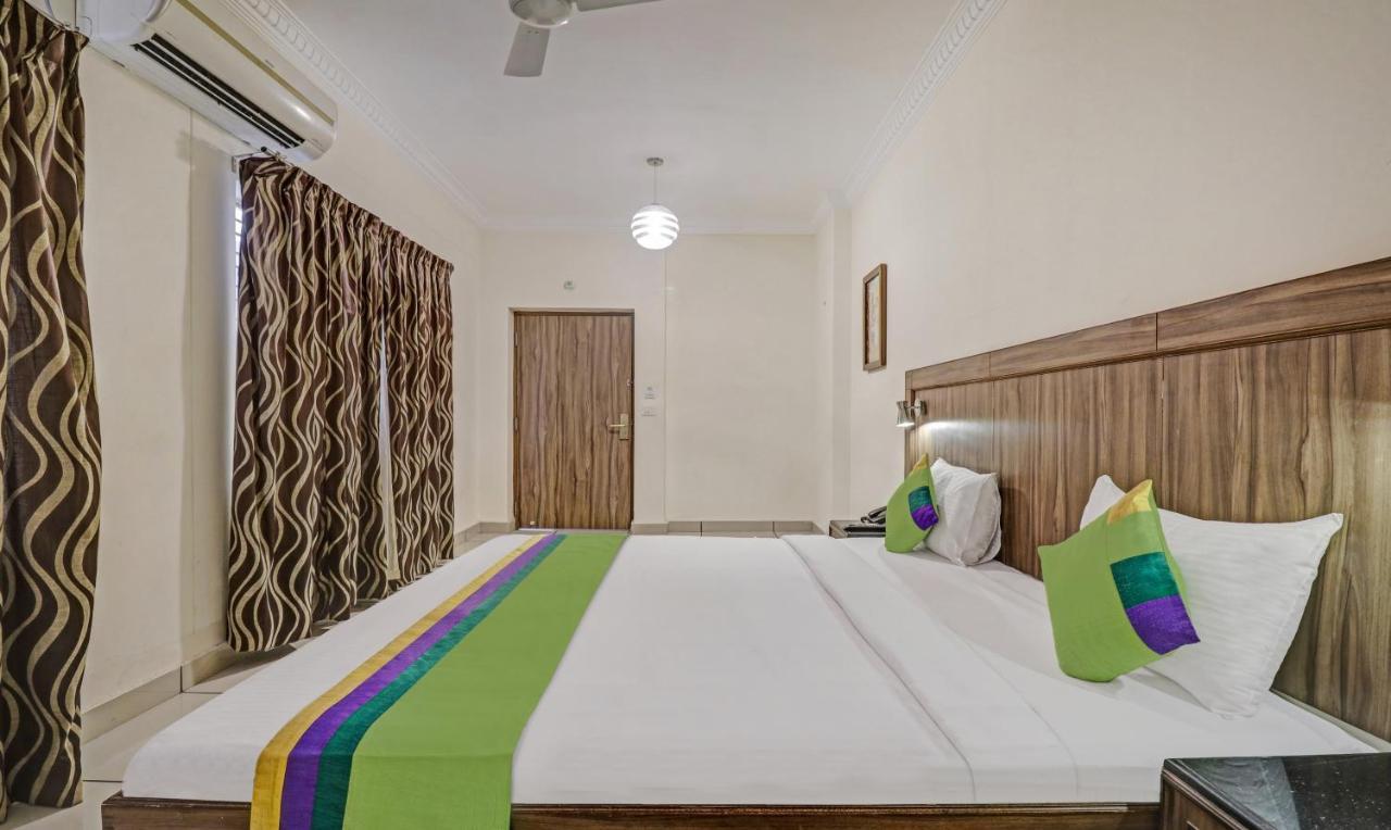 Treebo Komfort Suites, 3 Km From Palace 3* Mysore