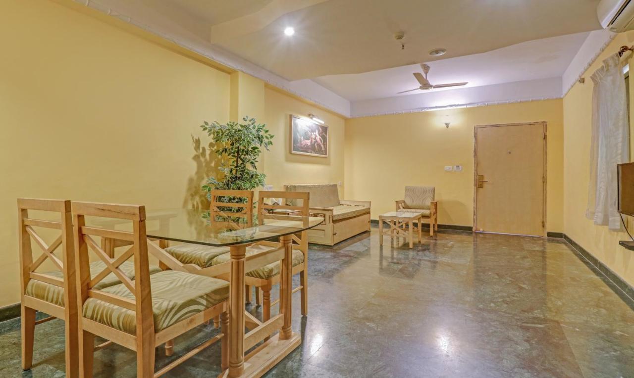 Treebo Komfort Suites, 3 Km From Palace 3* Mysore