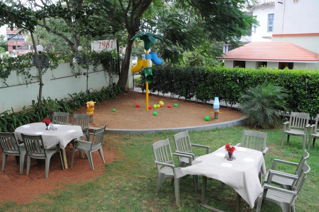Kumar's The White House