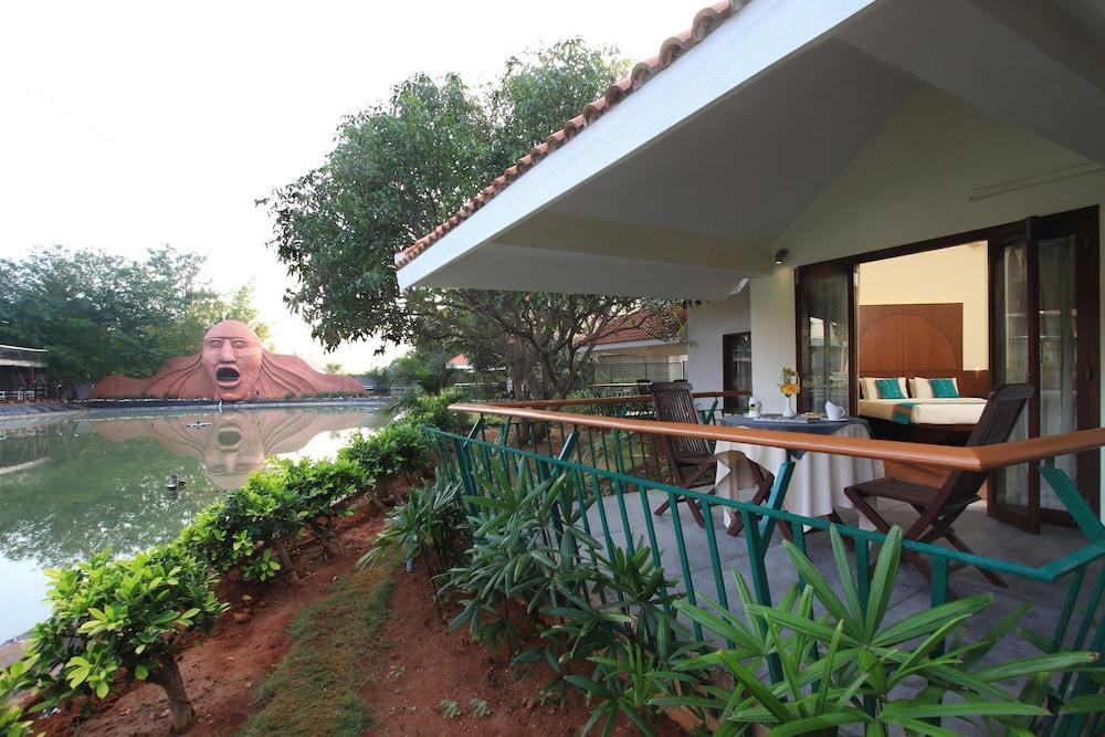 Resort Silent Shores & Mysore