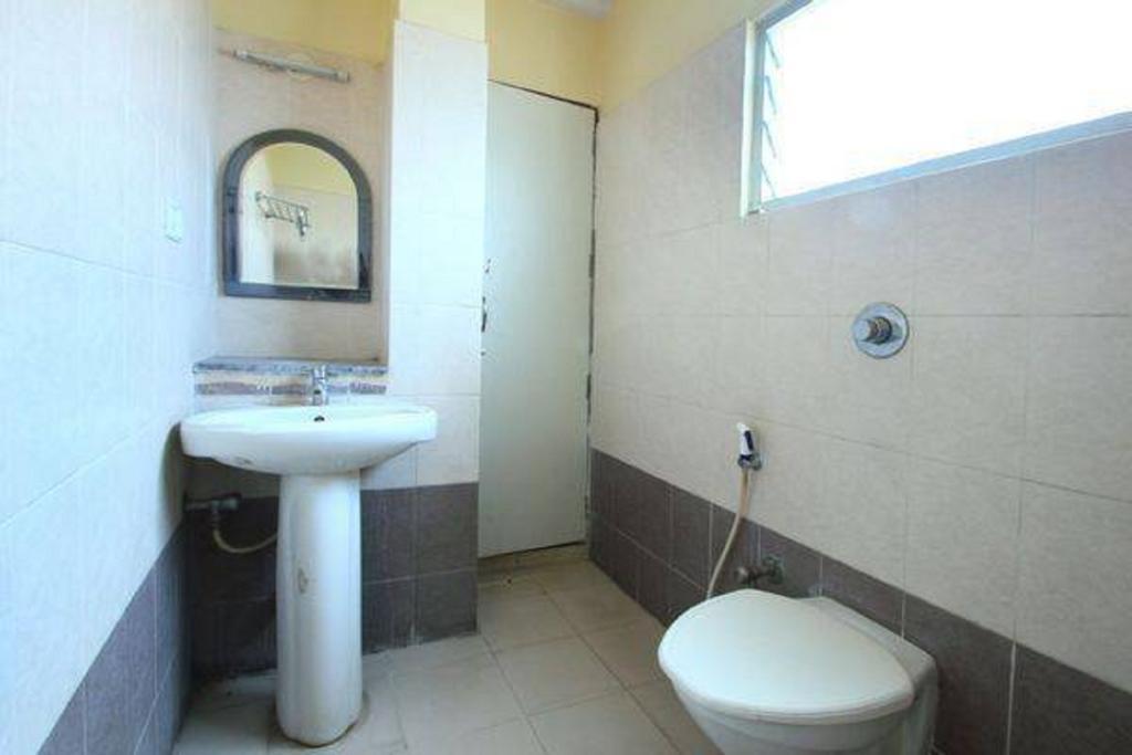 Bed & Breakfast Suvarna Residency