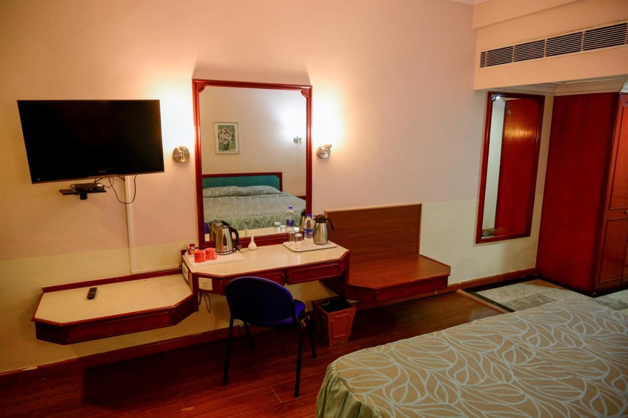 Hotel Maya's Kings Kourt