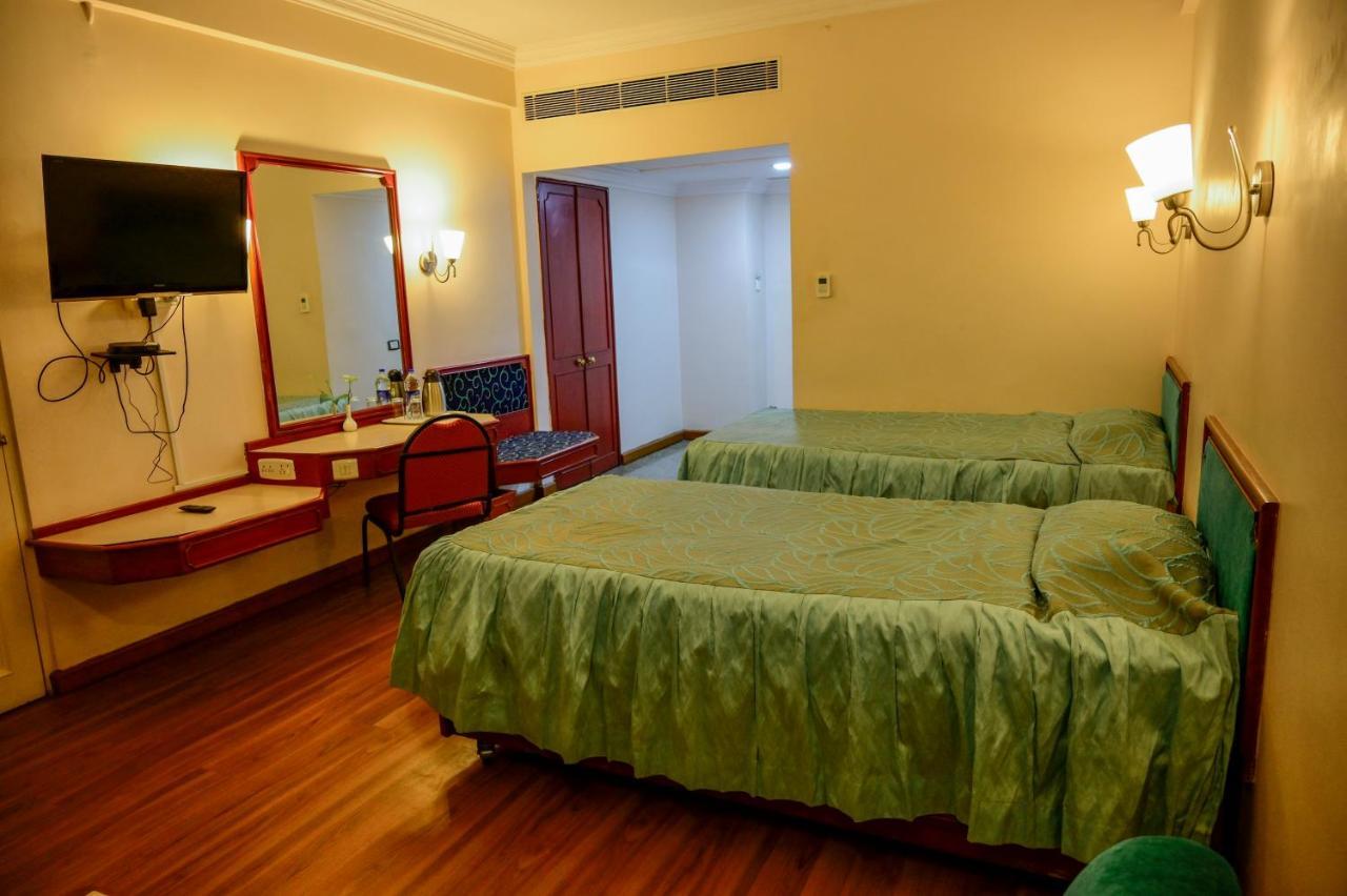 Hotel Maya's Kings Kourt