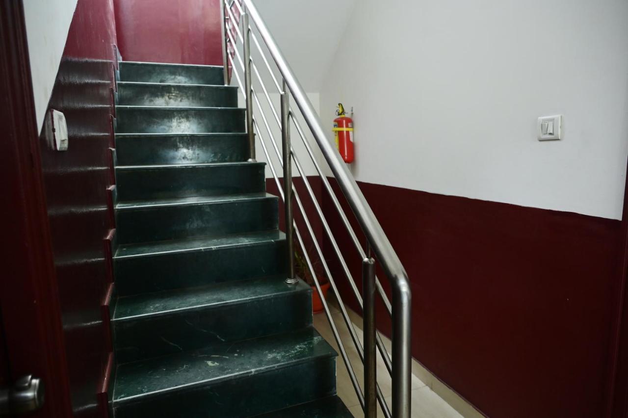 Shine Hotel 2*