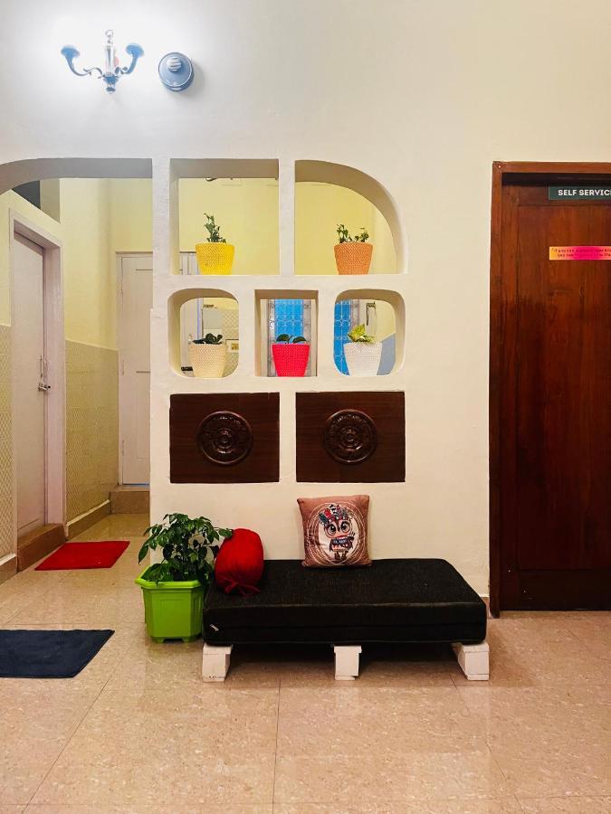 Crossroads 1980 Hostel