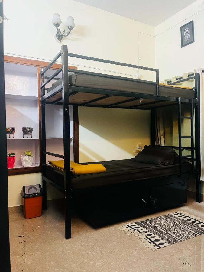 Crossroads 1980 Hostel *