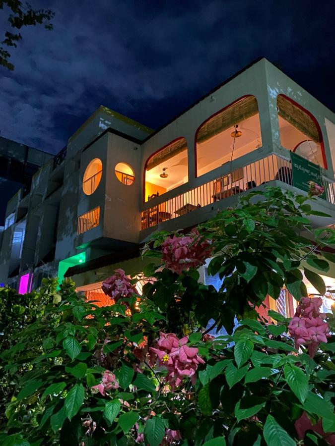 Crossroads 1980 Hostel Mysore
