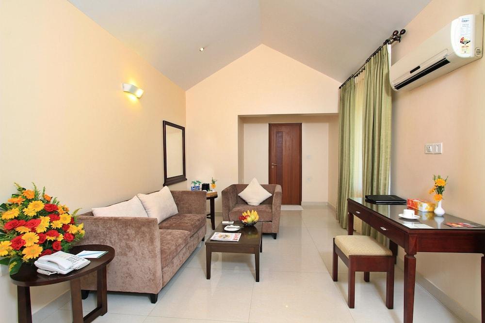 Resort Silent Shores &