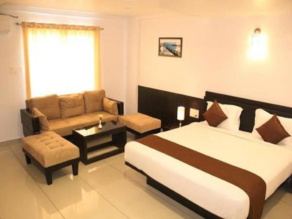 Aavass Paradise Inn Mysore