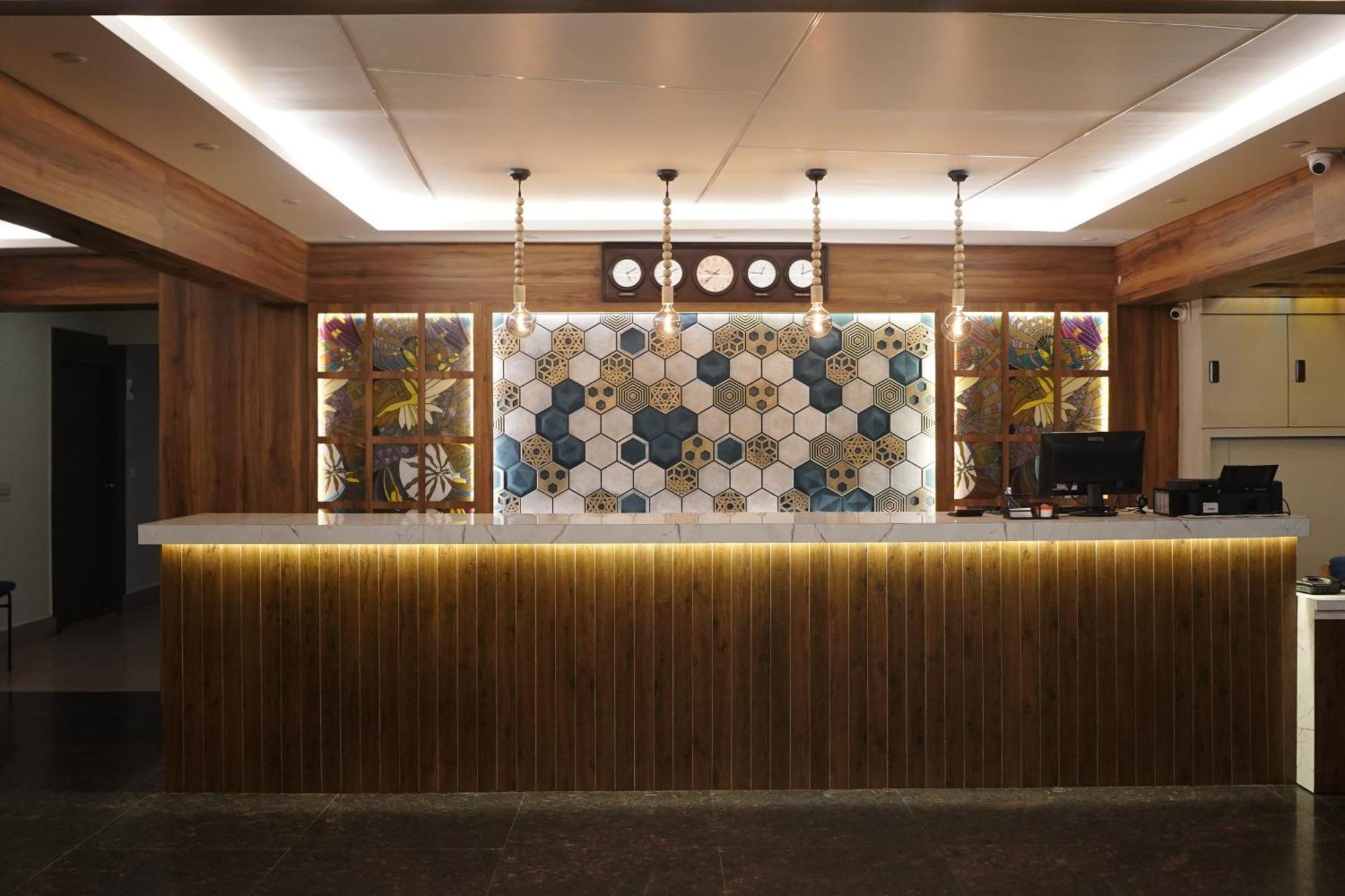 Hotel Luciya International