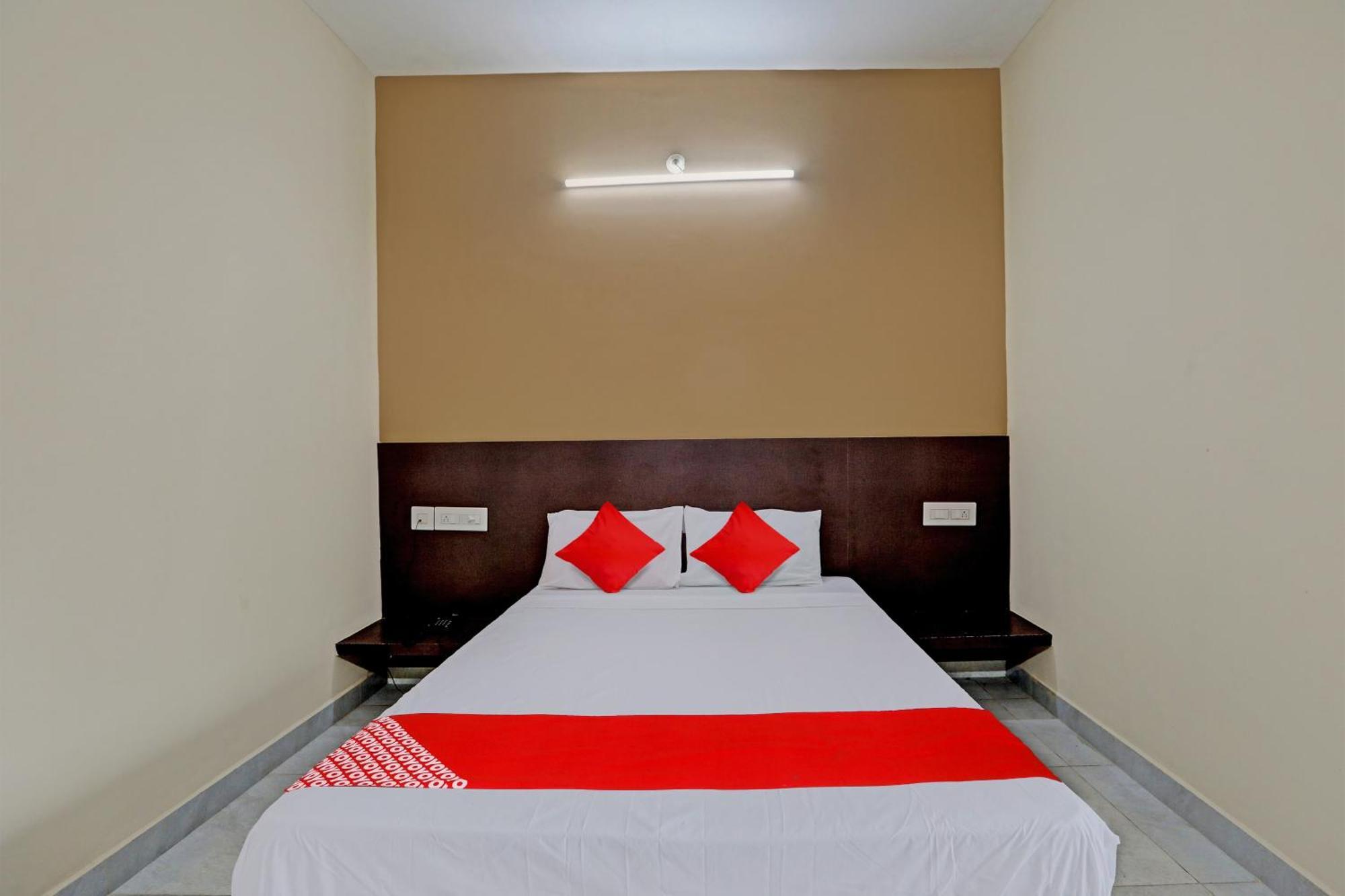 Hotel O Srk Palace 3*