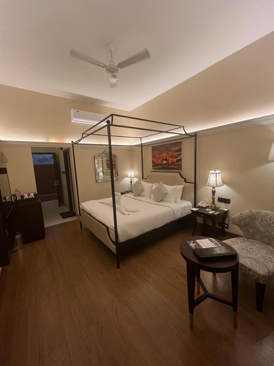 Hotel Royal Orchid Metropole 4*