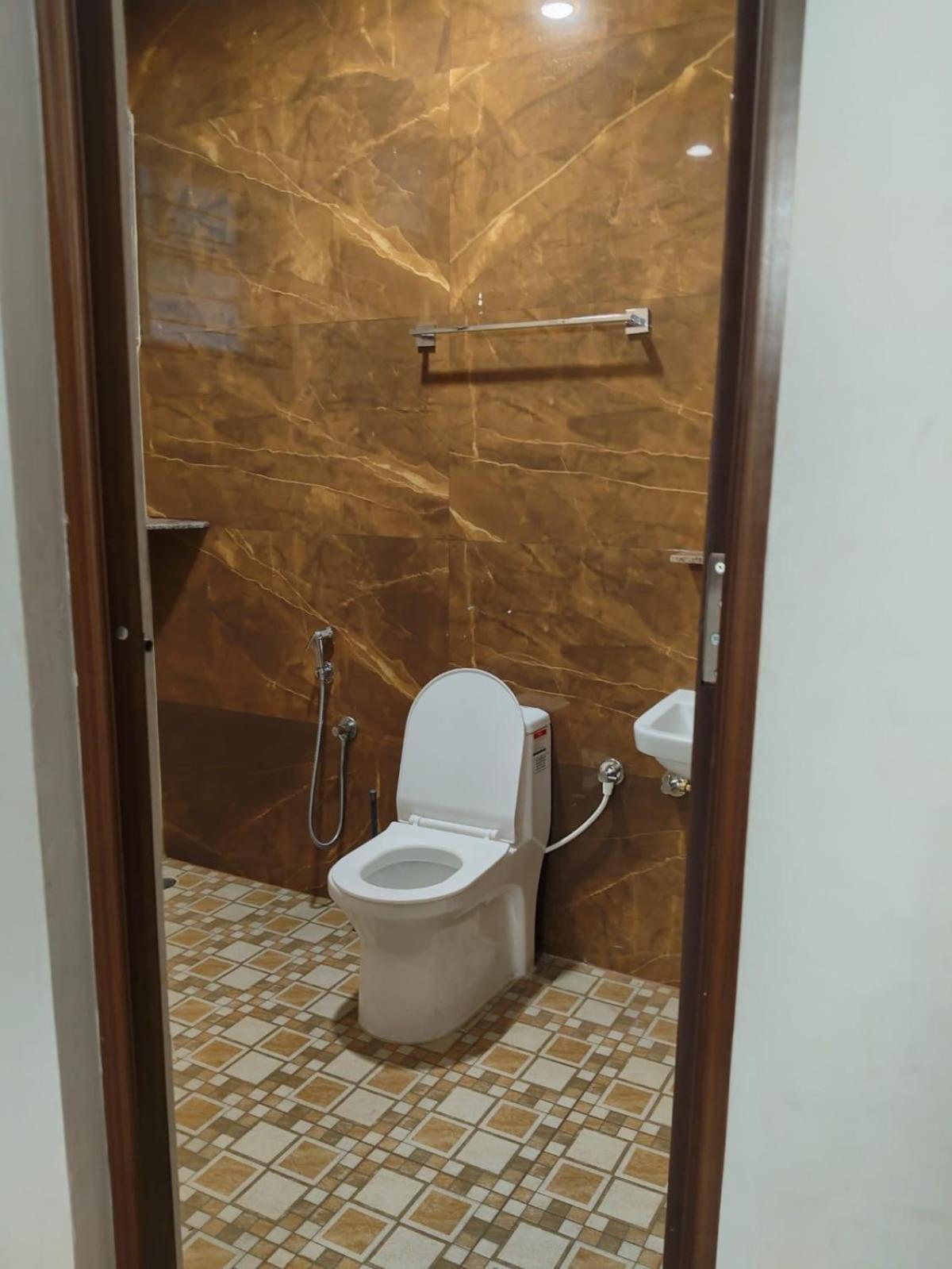 Apartment Orchid Elite Gokulam *