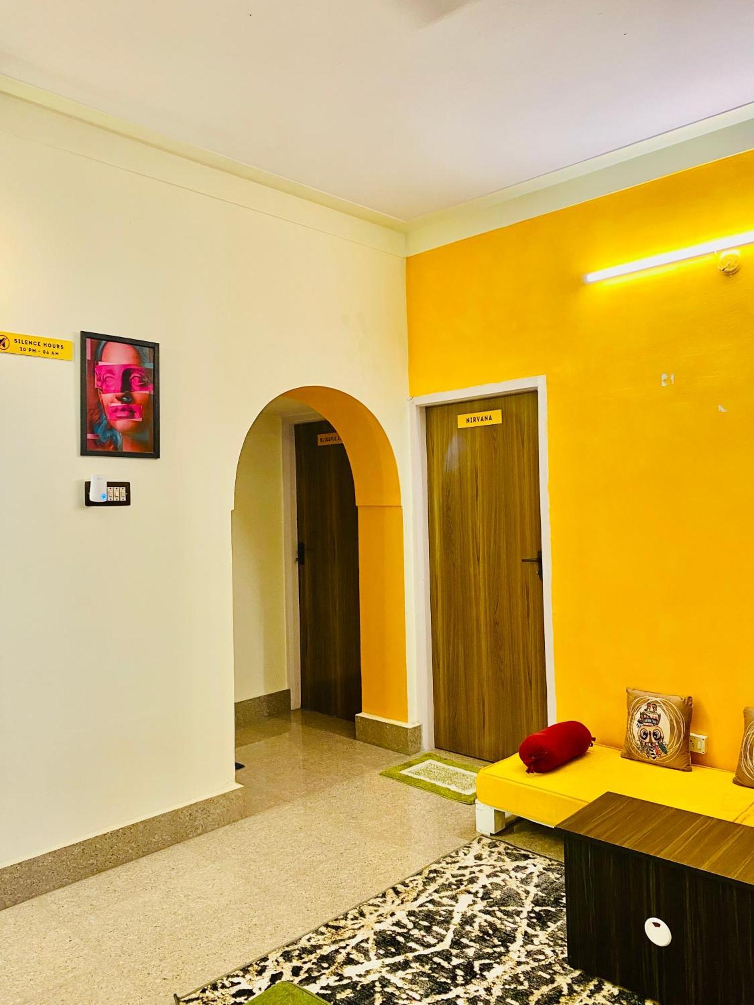 Crossroads 1980 Hostel *