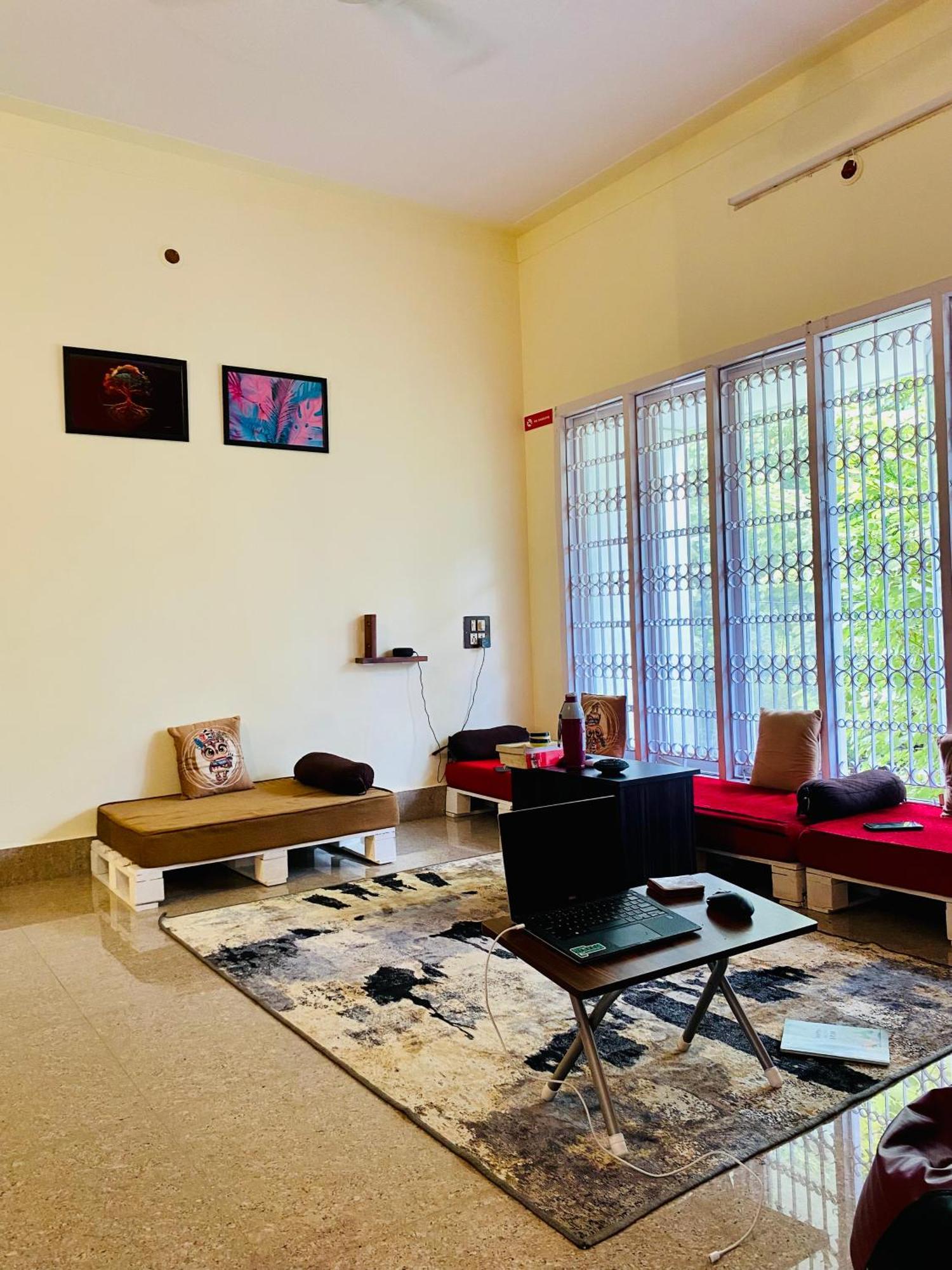 Crossroads 1980 Hostel