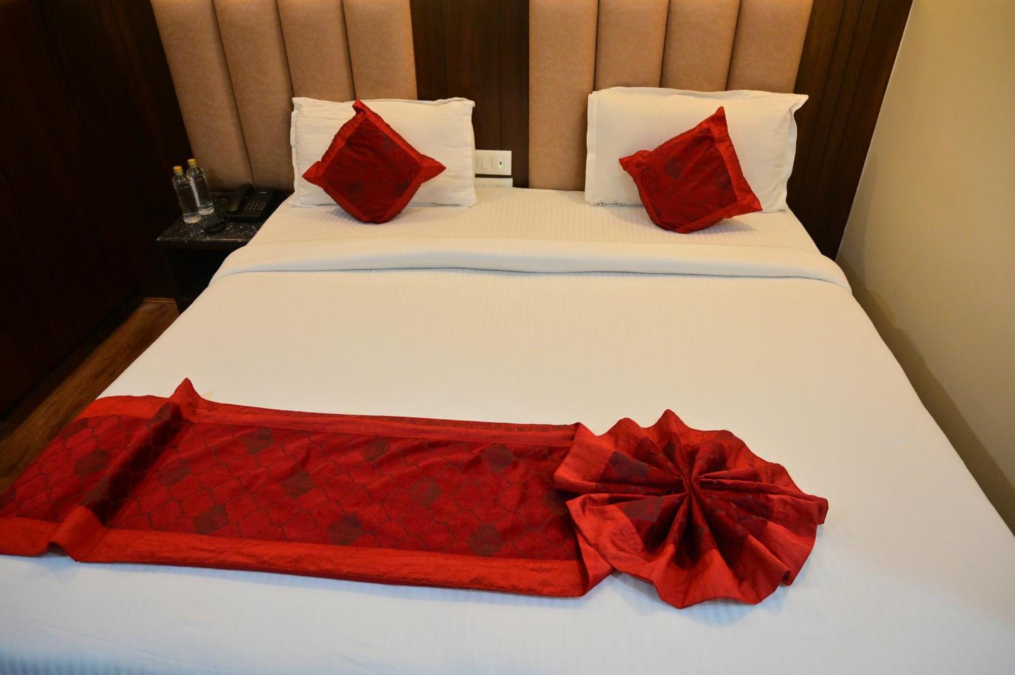 Hotel Golden Riviera Mysore