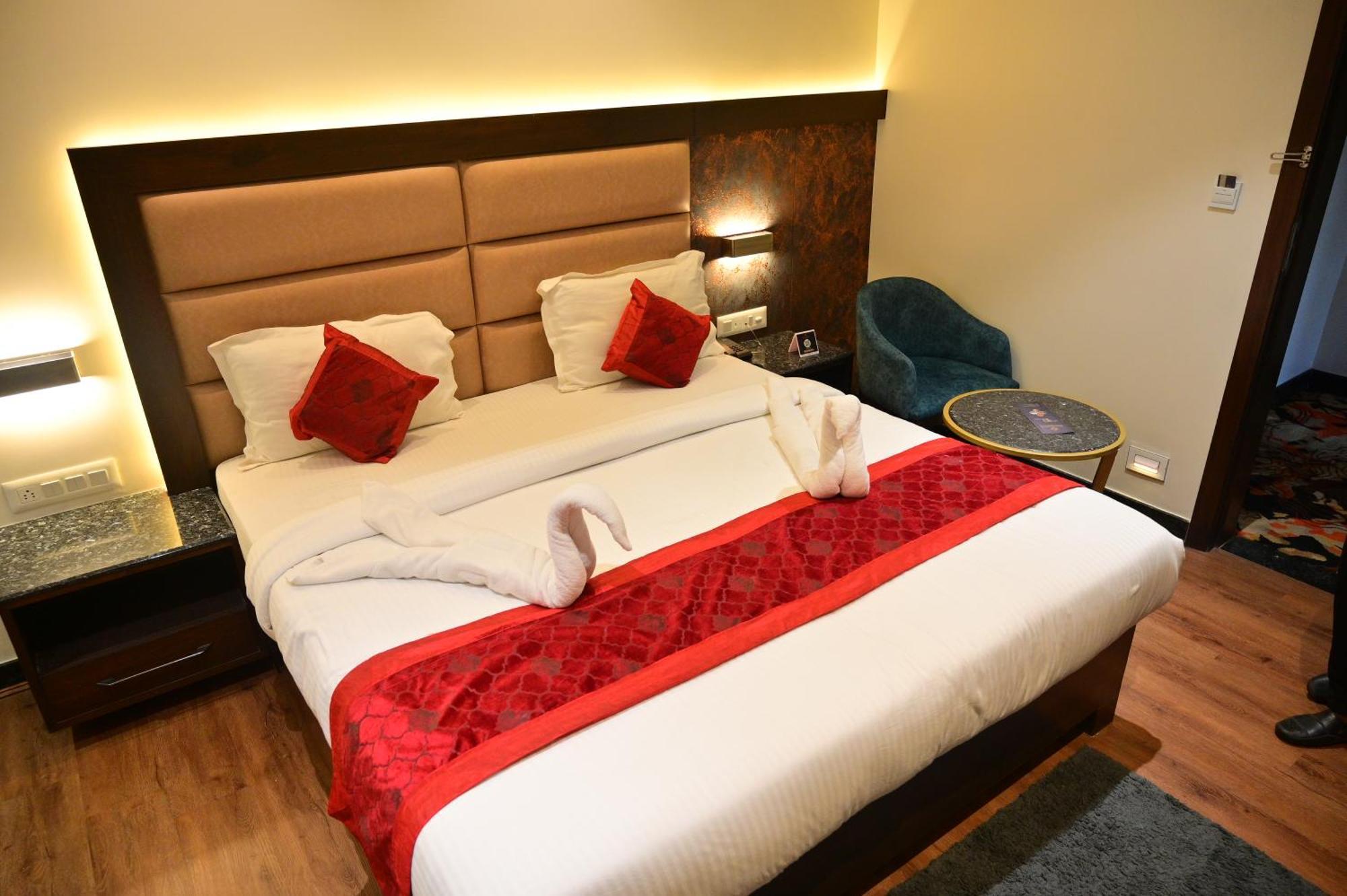 Hotel Golden Riviera 3*