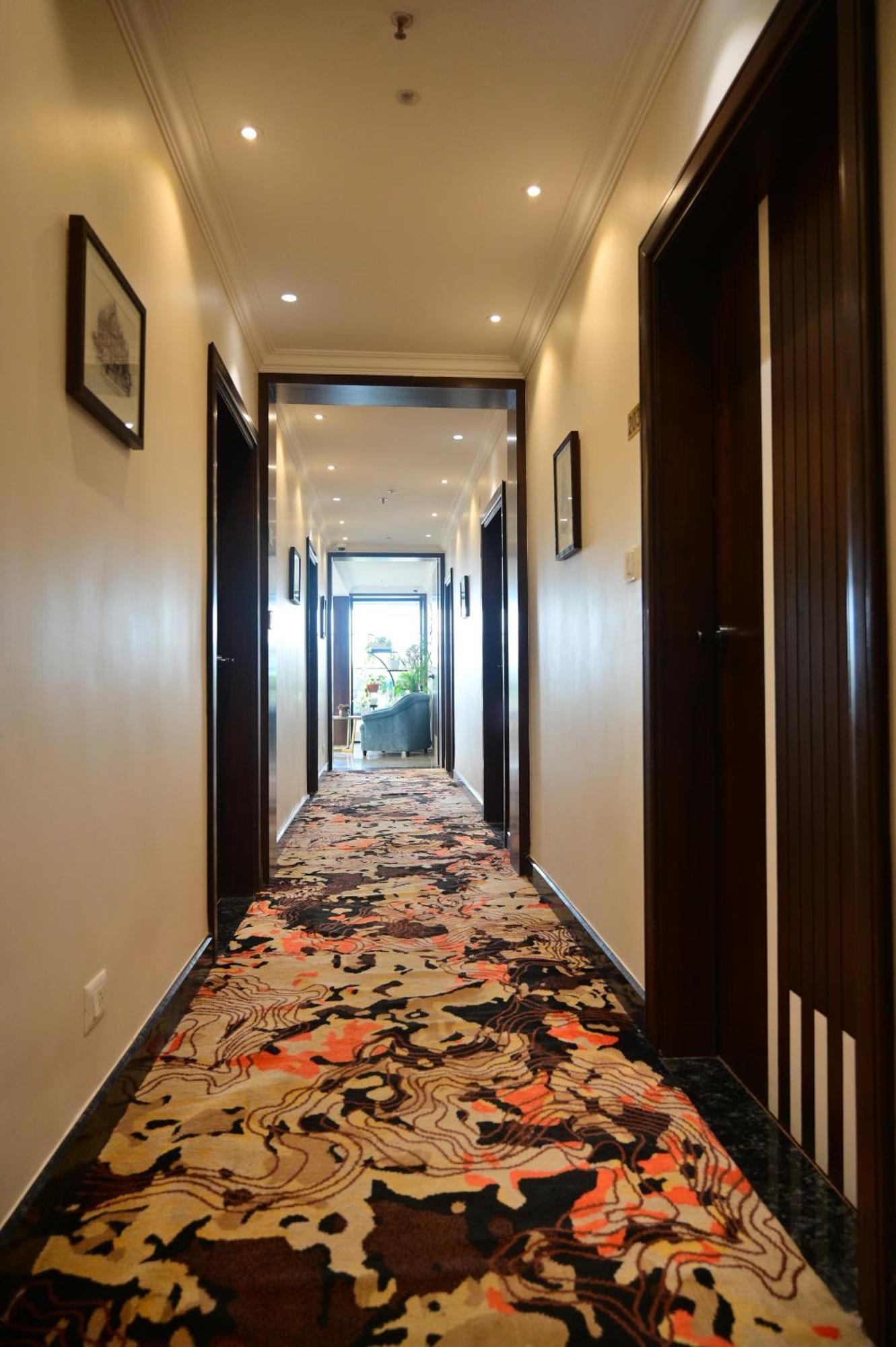 Golden Riviera Hotel 3*
