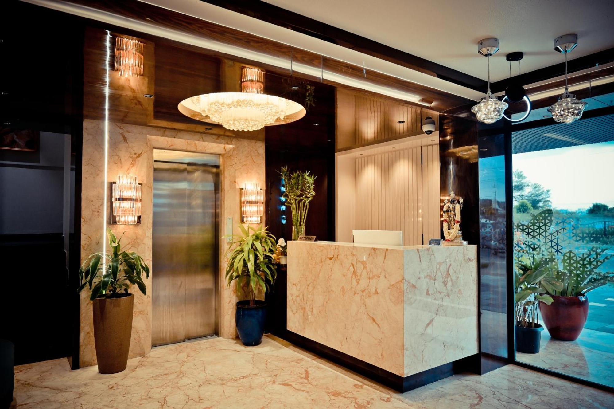 Hotel Golden Riviera