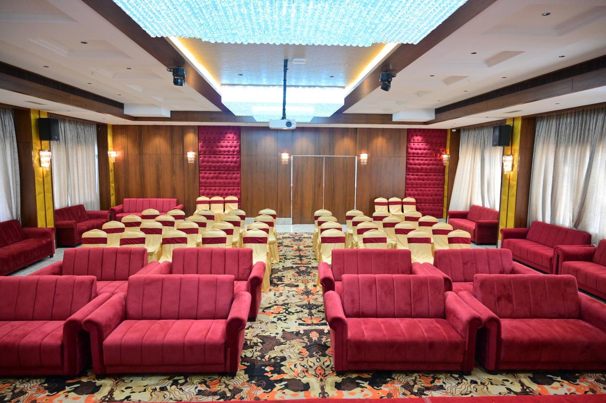 Golden Riviera 3* Mysore