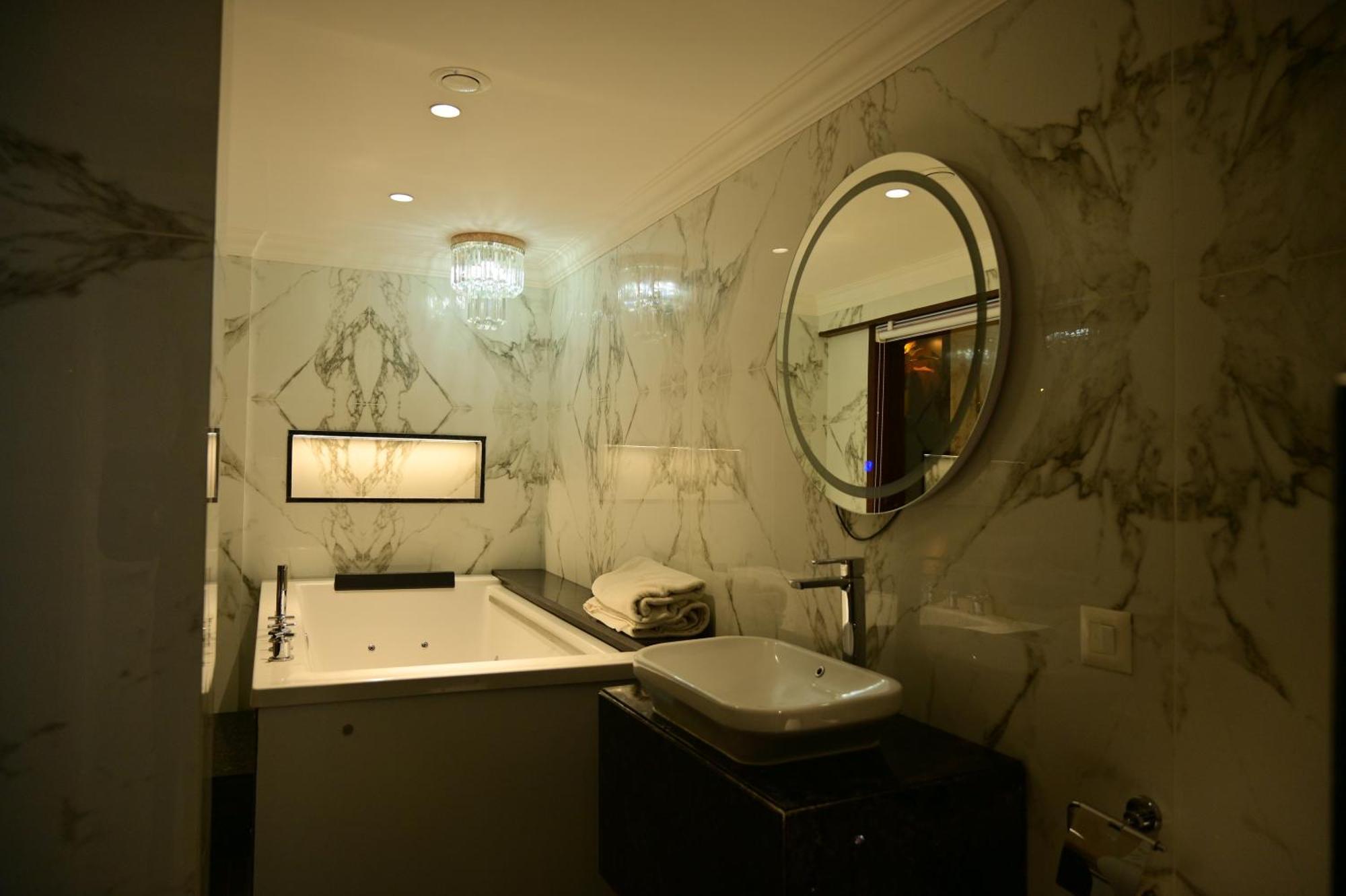 Hotel Golden Riviera Mysore