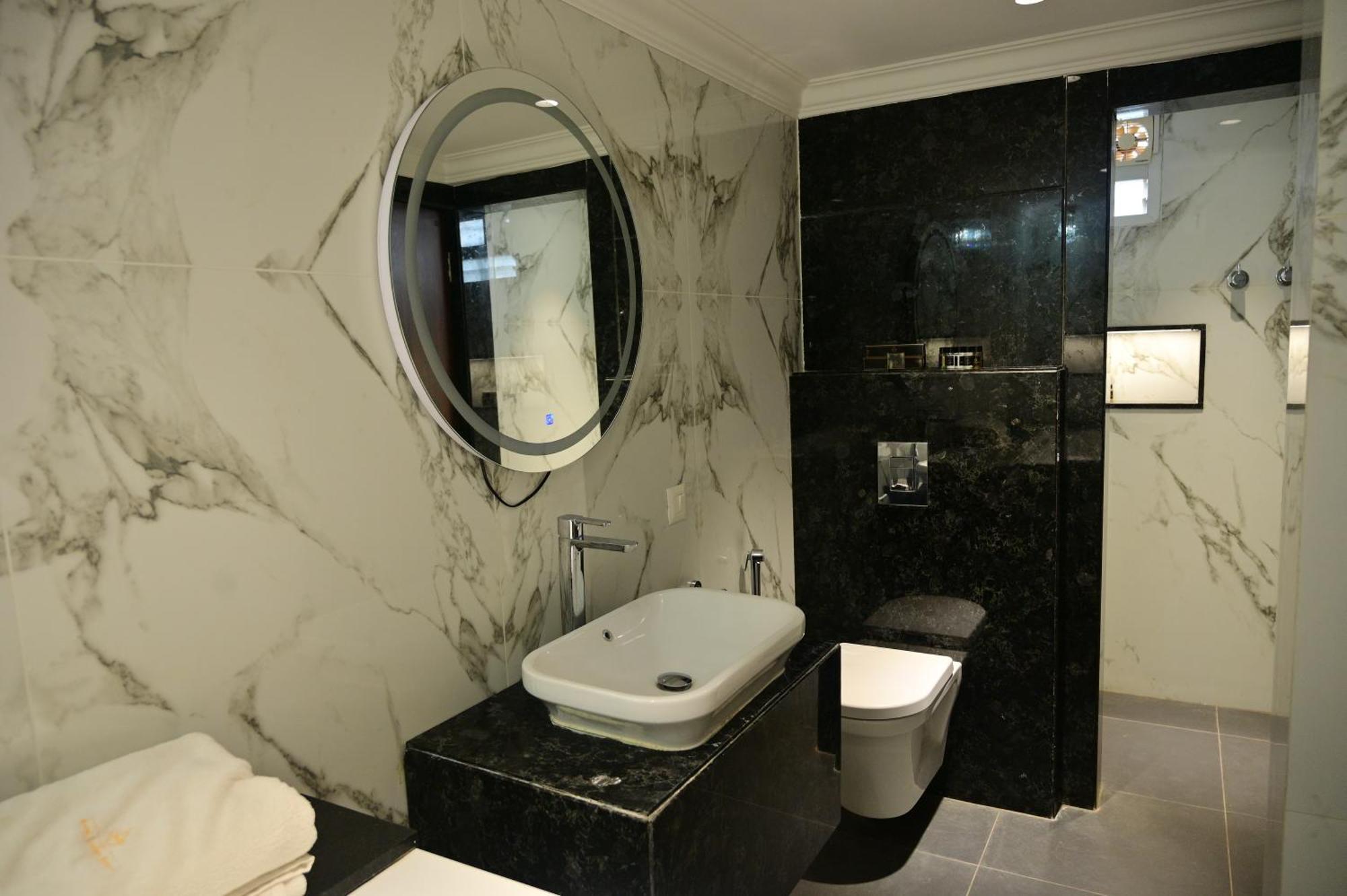 Golden Riviera Hotel 3*