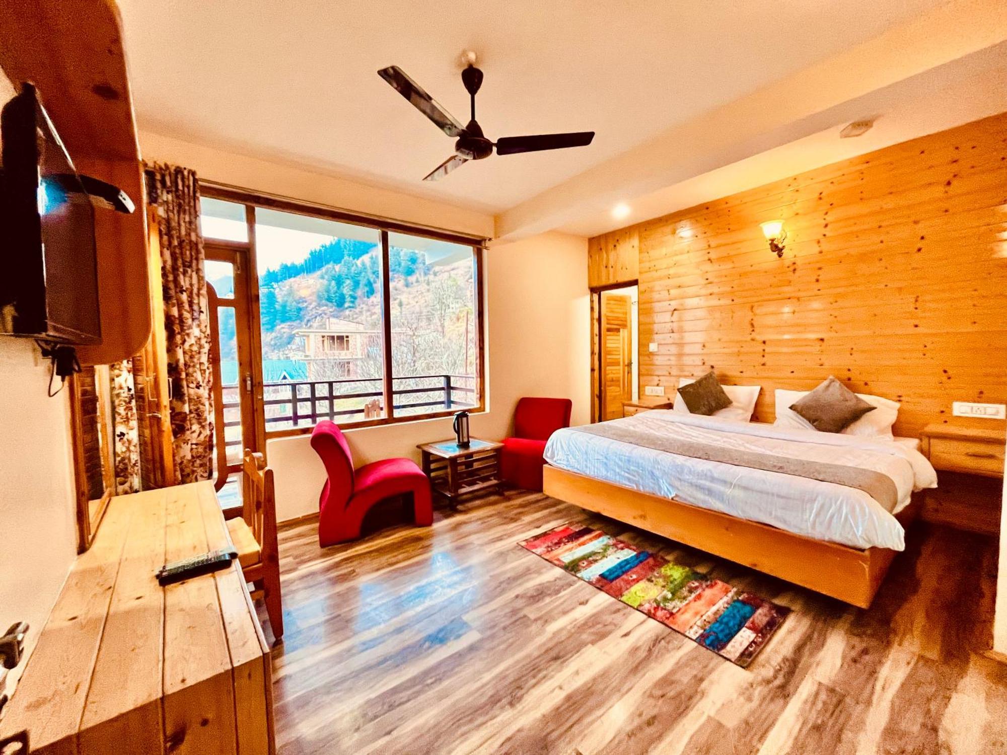 Sajjan Hotel 4*