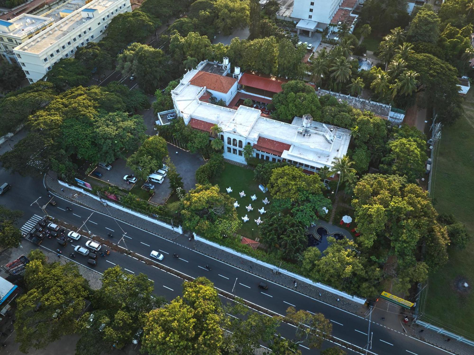 Royal Orchid Metropole 4*