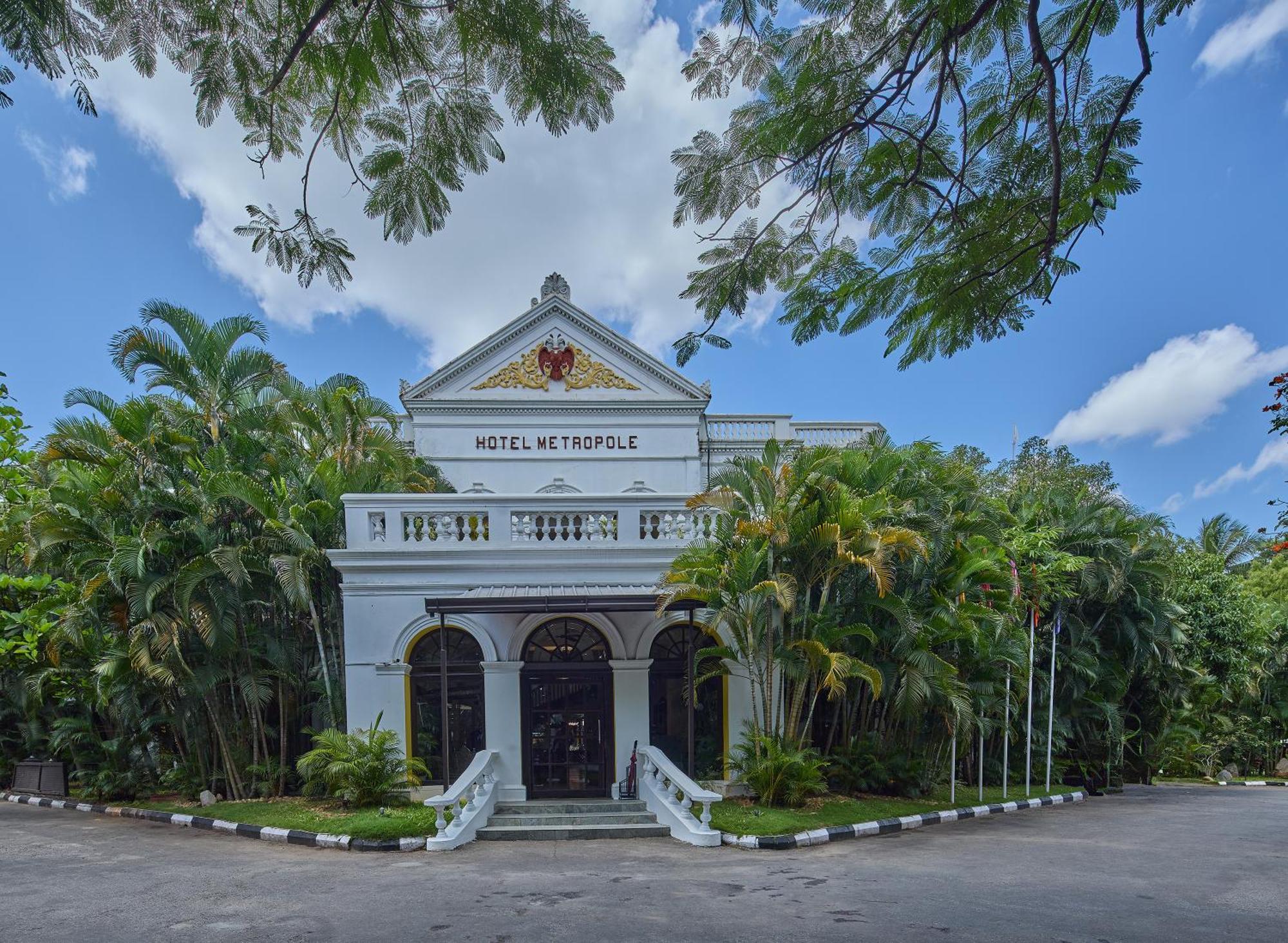 Royal Orchid Metropole Hotel 4*