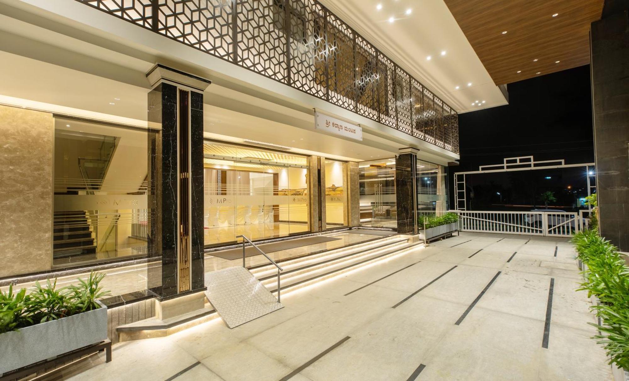 M Pro Palace - 12 Minutes To Palace Hotel 3*