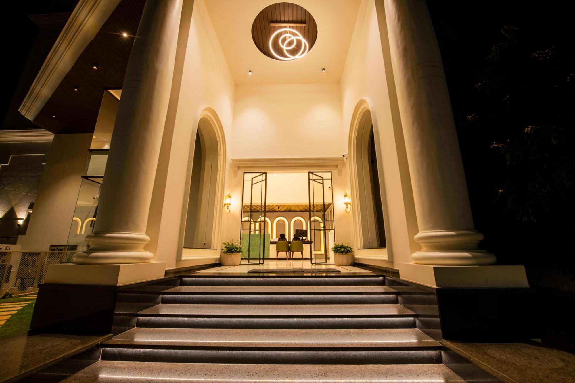 Radiance Hotel 2*