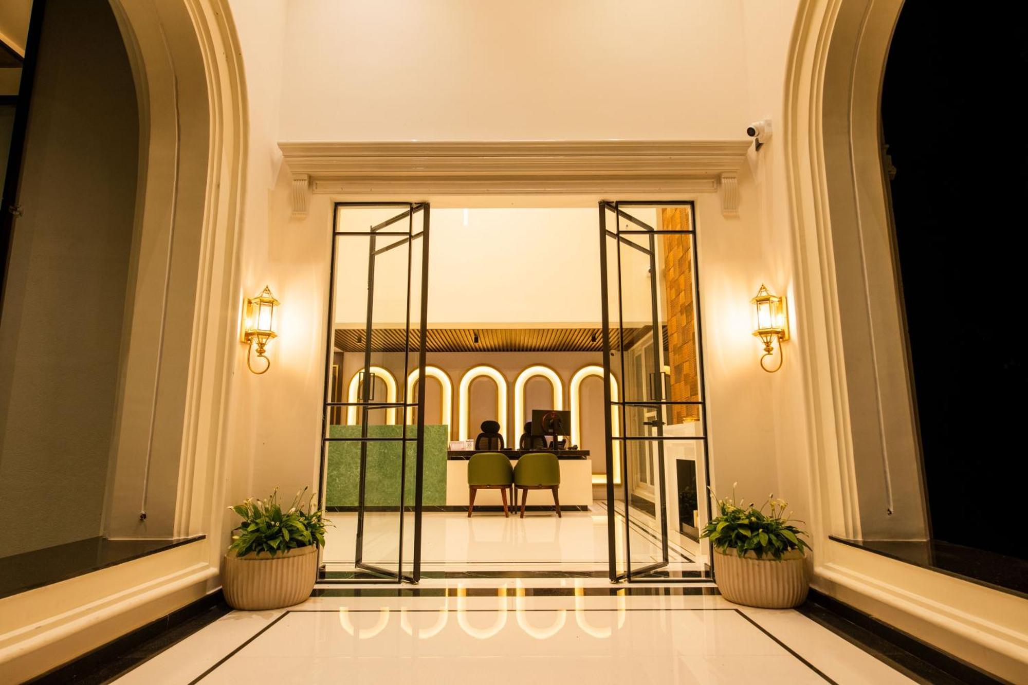 Radiance Hotel 2*