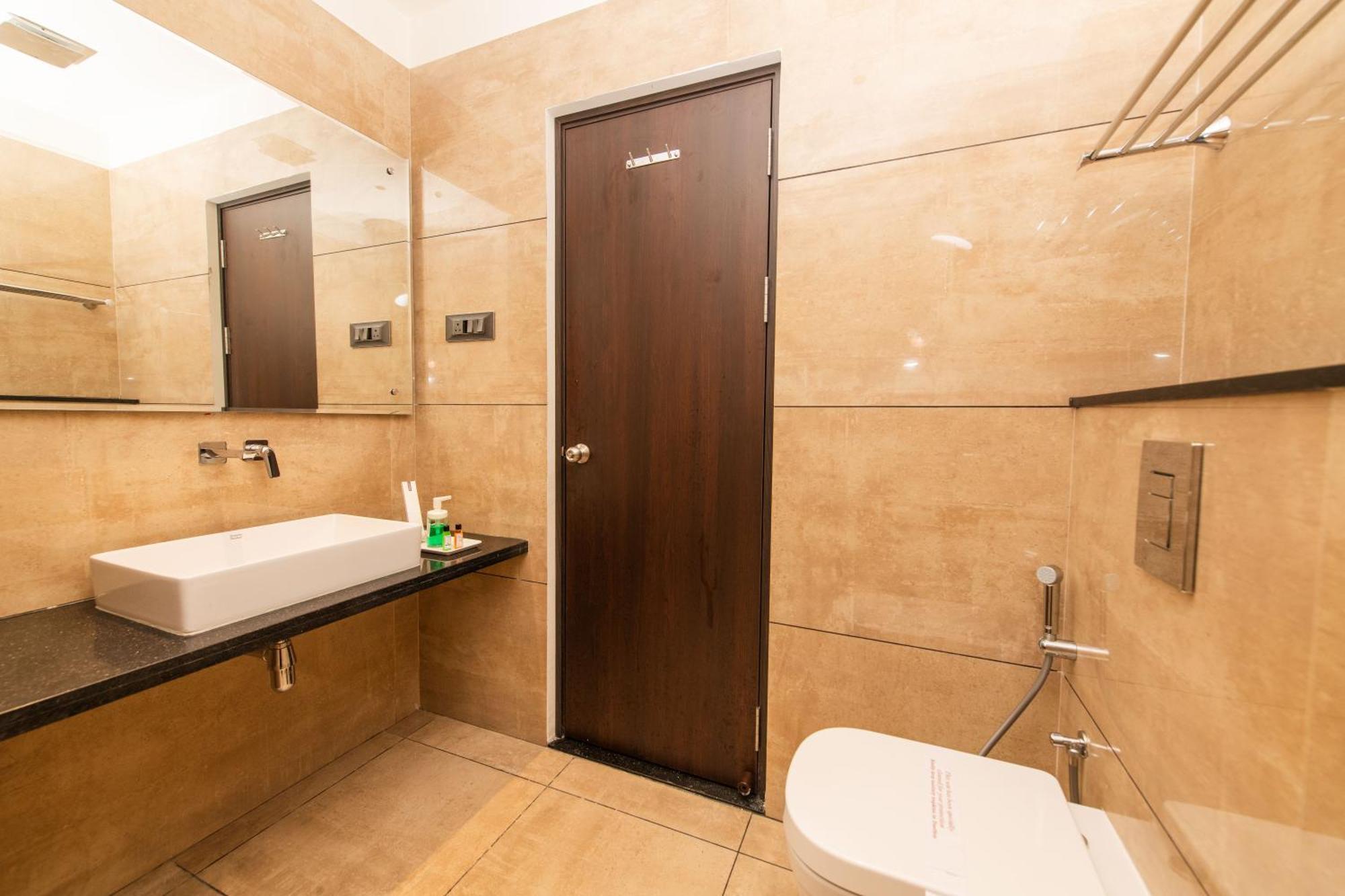 Radiance Hotel 2*