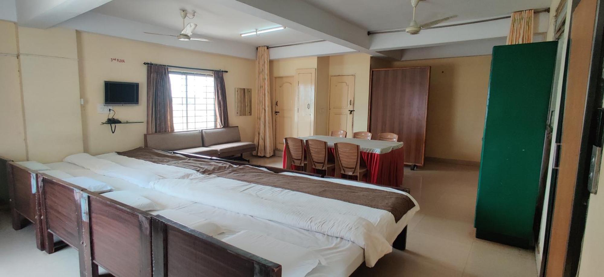 Suvarna Residency Bed & Breakfast