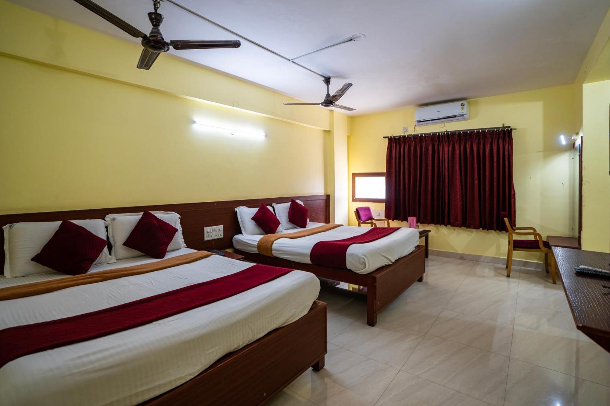 Hotel Vyshak Residency