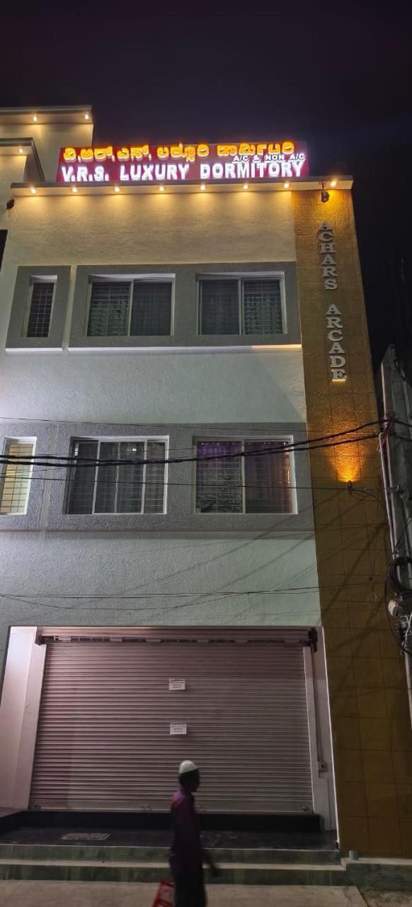Hostel V R S Luxury Ac