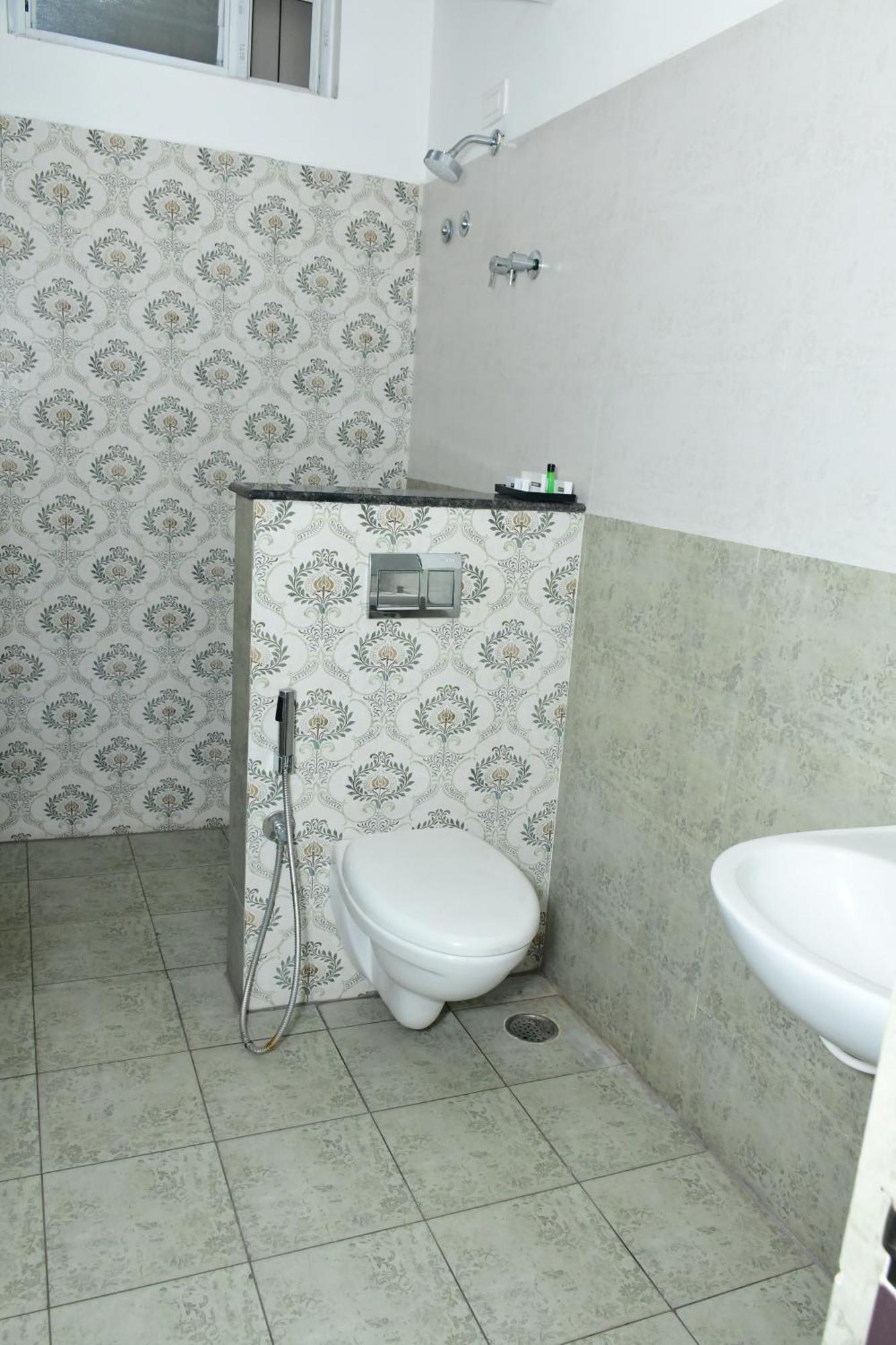 Hotel Sai Vihaar & *