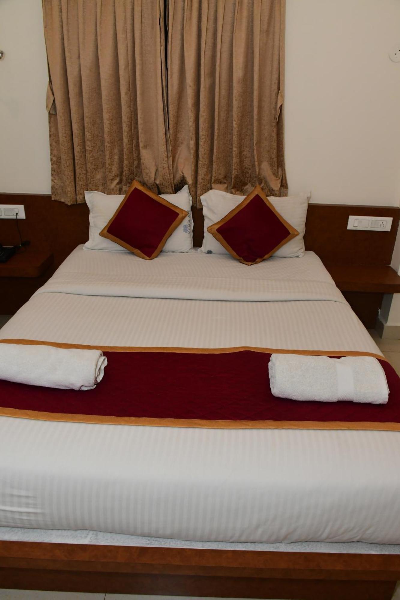 Sai Vihaar & Hotel Mysore