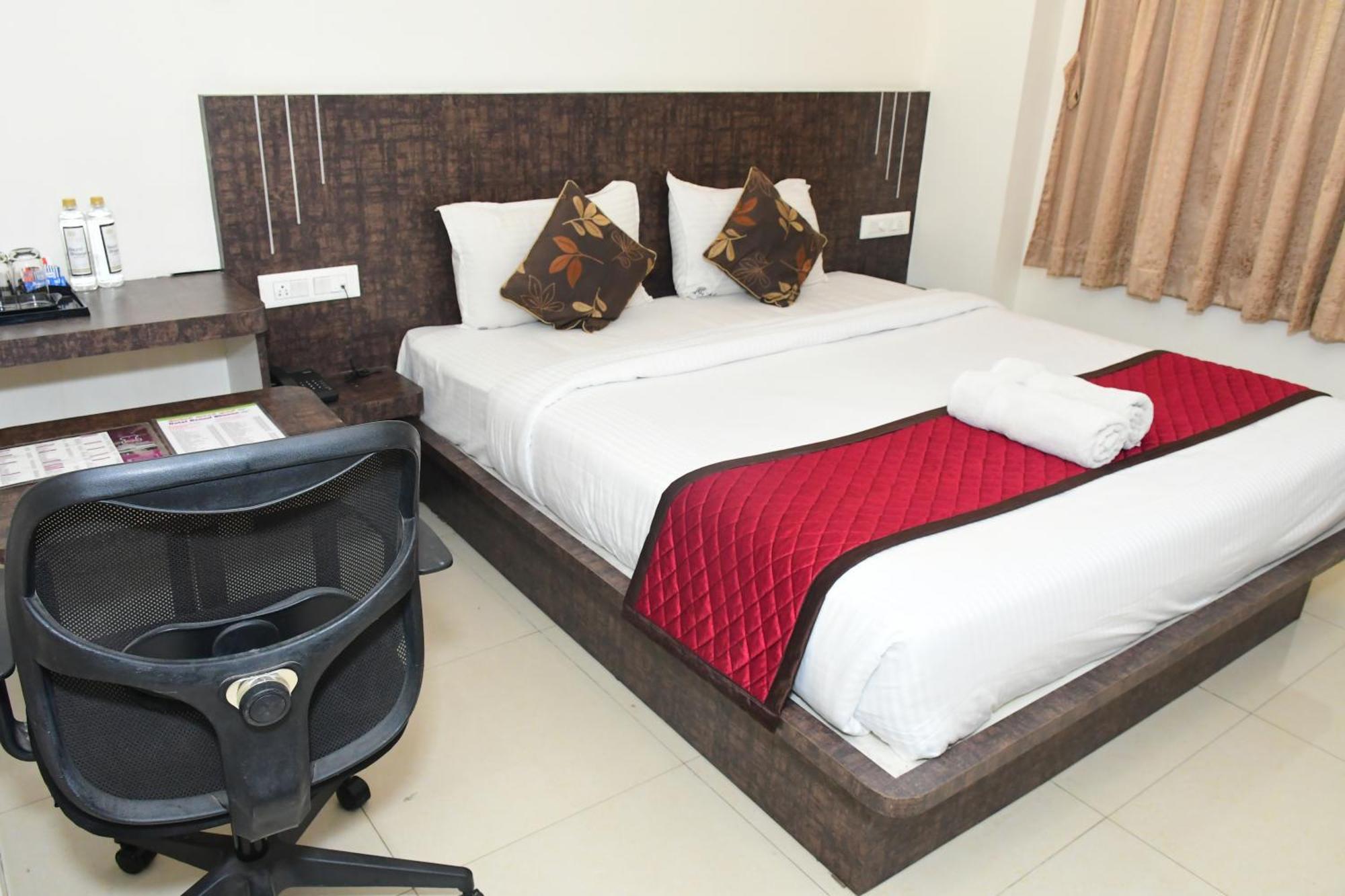 Hotel Sai Vihaar & *