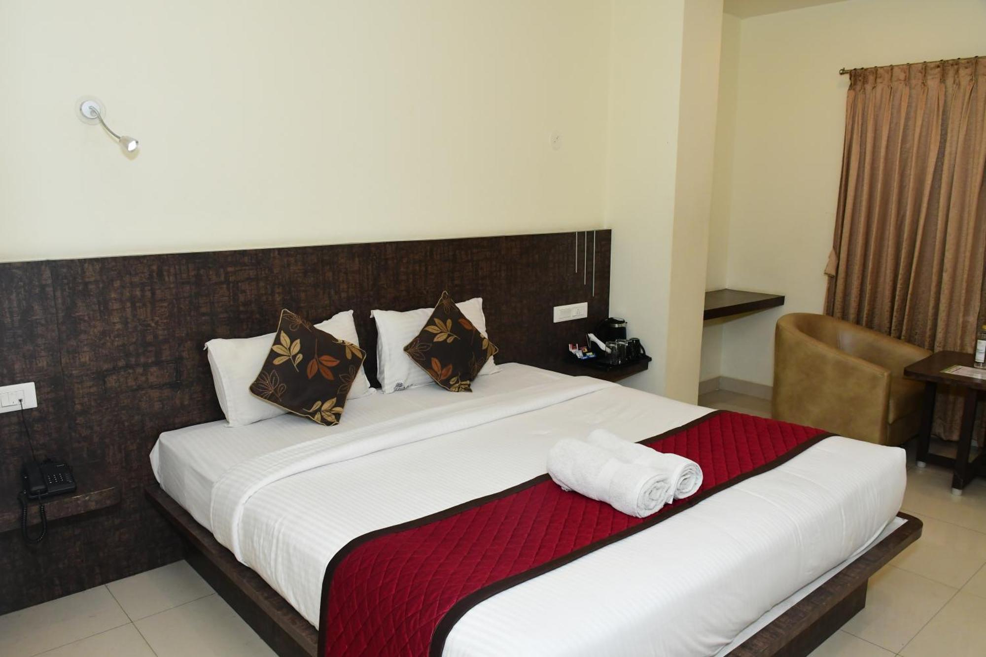 Sai Vihaar & Hotel *