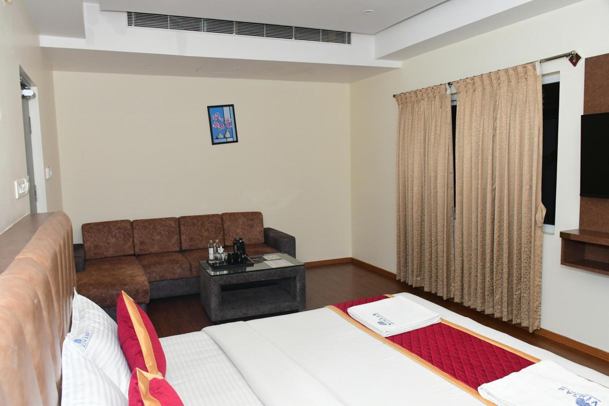 Hotel Sai Vihaar & *